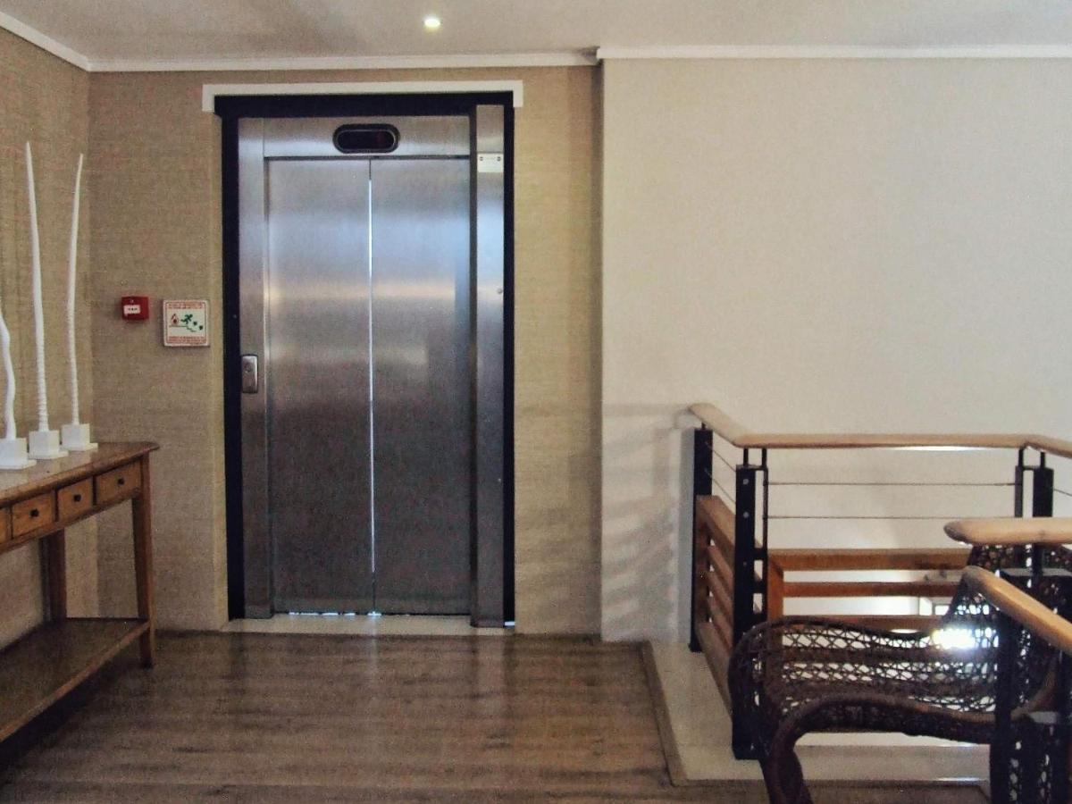 210 Gallery Luxury Studio Apartment Knysna Exteriör bild